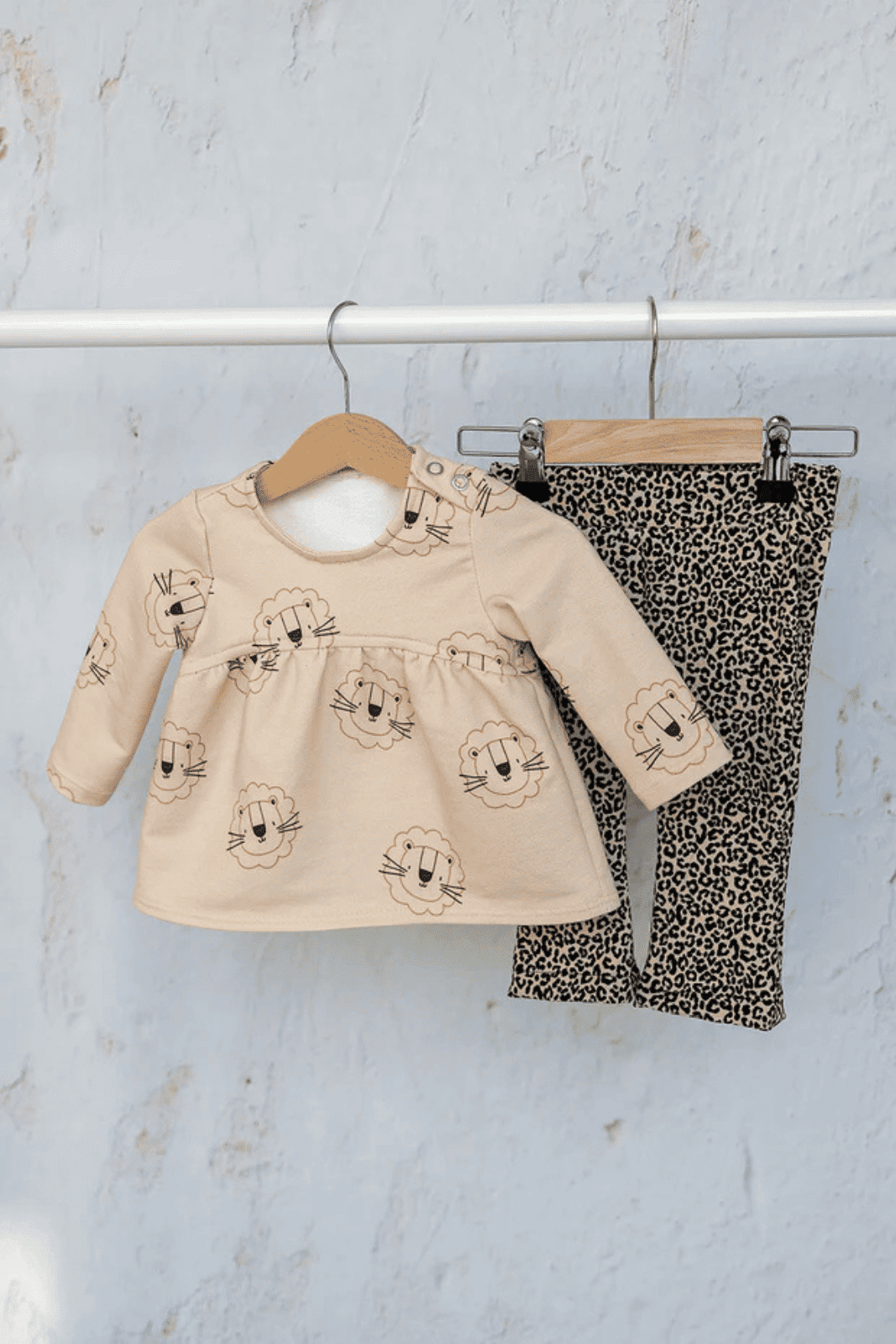Tela French Terry Estampado "León Sweet" – Sudadera de Verano Oeko-Tex - Imagen 2